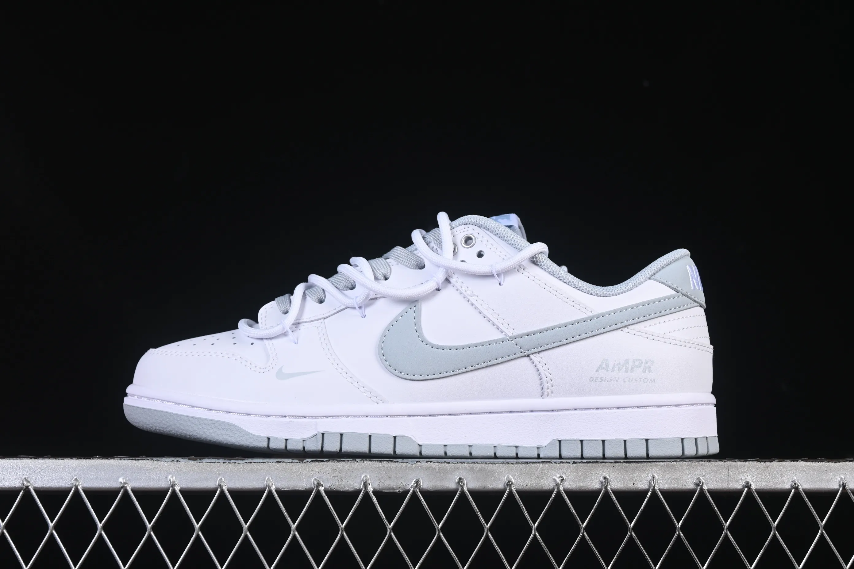 All categories Nk SB Dunk Series Nk SB Dunk Low High-end customized low-top sneakers Nike SB Dunk Low "Just Do It" Anniversary high-end customized low-top casual sneakers WB0528-101